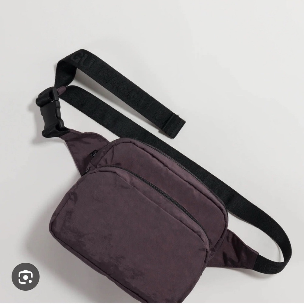 BAGGU Crossbody Bag in Black and Purple